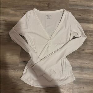 American Eagle Outfitters White Long Sleeve Tee